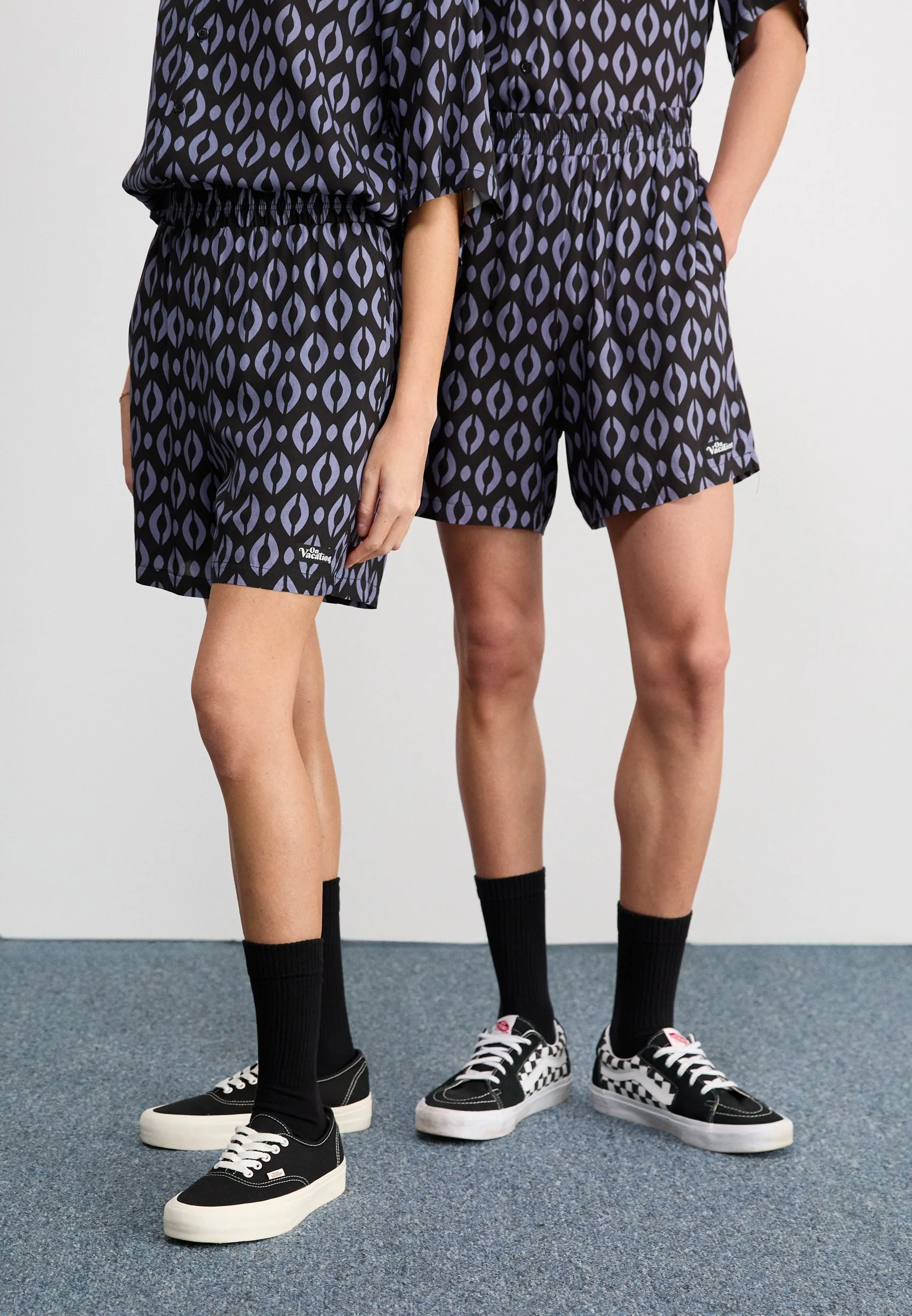 GEOMETRY UNISEX - Shorts