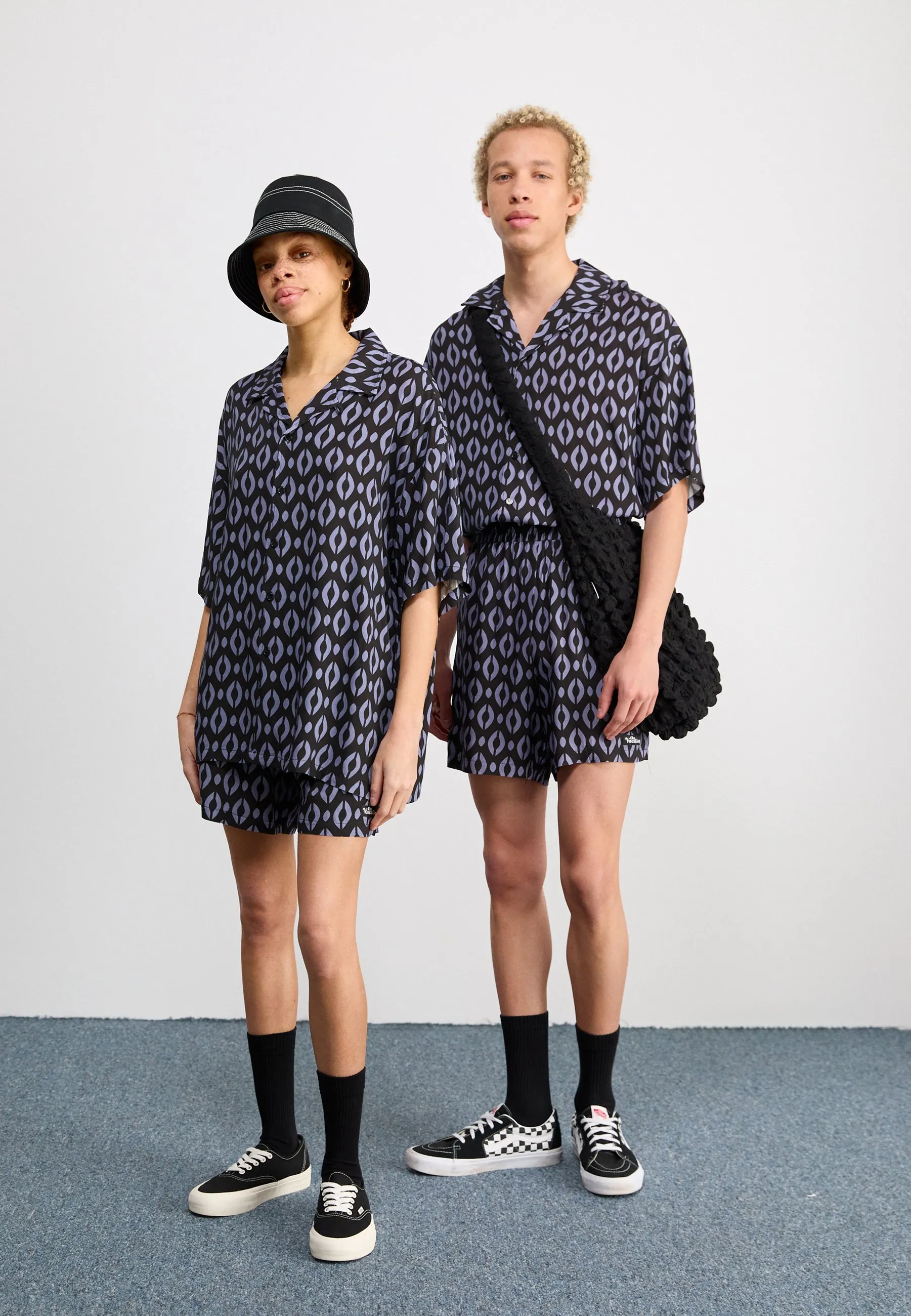 GEOMETRY UNISEX - Shorts